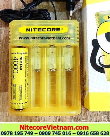 Nitecore Q4 (Bộ sạc 04 Khe Sạc kèm sẳn 01 pin SẠC NITECORE NL21700 4000mAh lithium 3.7v) chính hãng